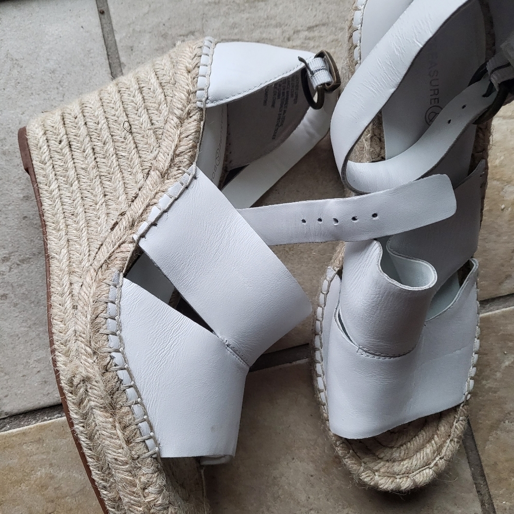 Heels - Picture 2 of 5